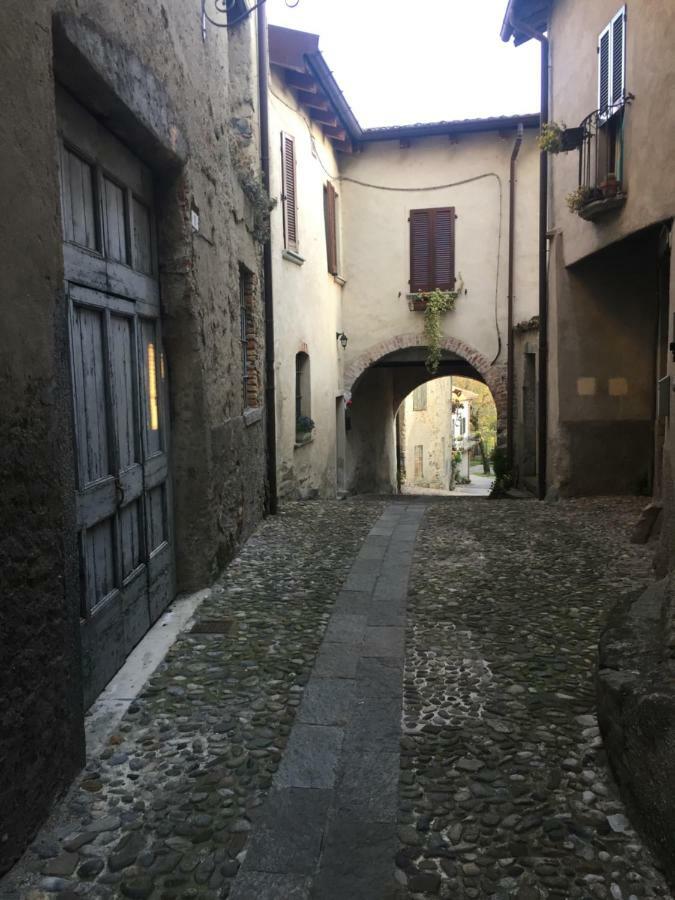 B&B Il Portico Del Conte Bosisio Parini Exterior foto